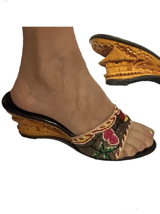 Vintage Shoes - Beaded Mules with Carved Wood Pagoda Heel - Unique - Size 4